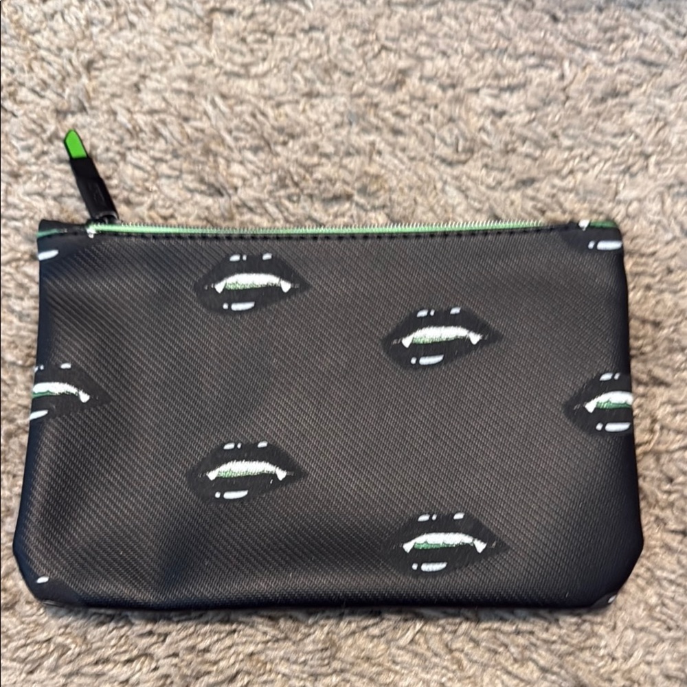 ipsy Black and Green Lip Print Cosmetic Bag
